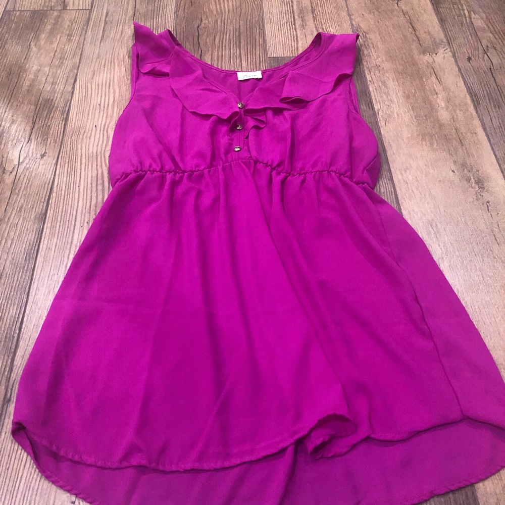 Adorable medium fuchsia maternity top